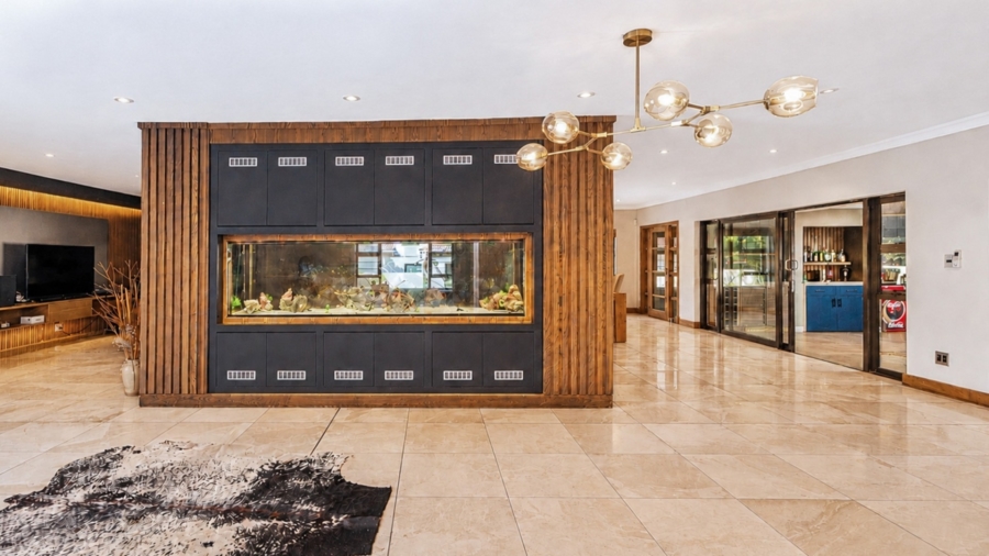 8 Bedroom Property for Sale in Birdwood Estate North West